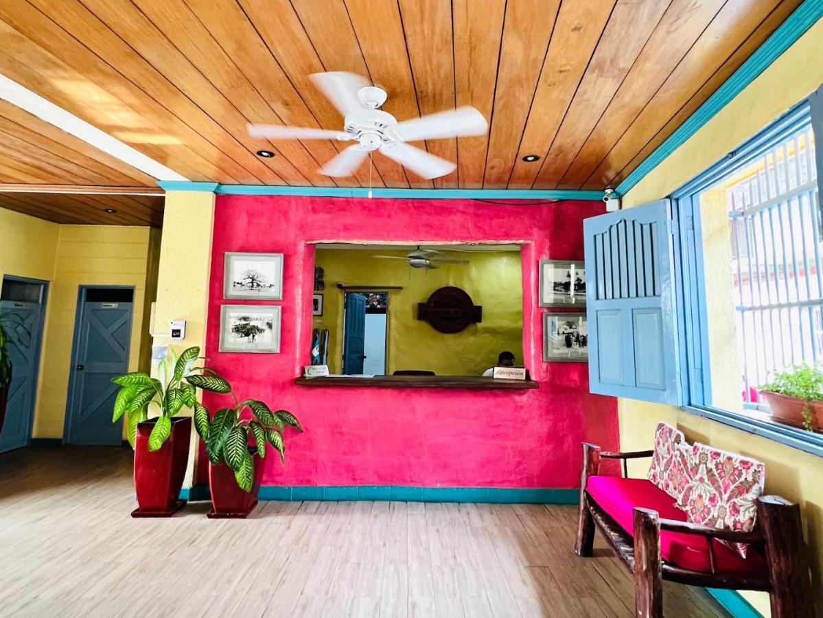 Hotel Casona De La Isla Флорес Екстер'єр фото