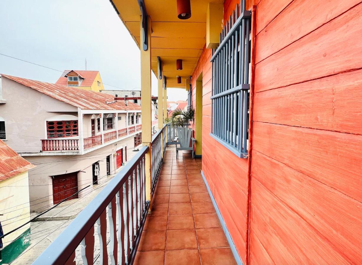 Hotel Casona De La Isla Флорес Екстер'єр фото