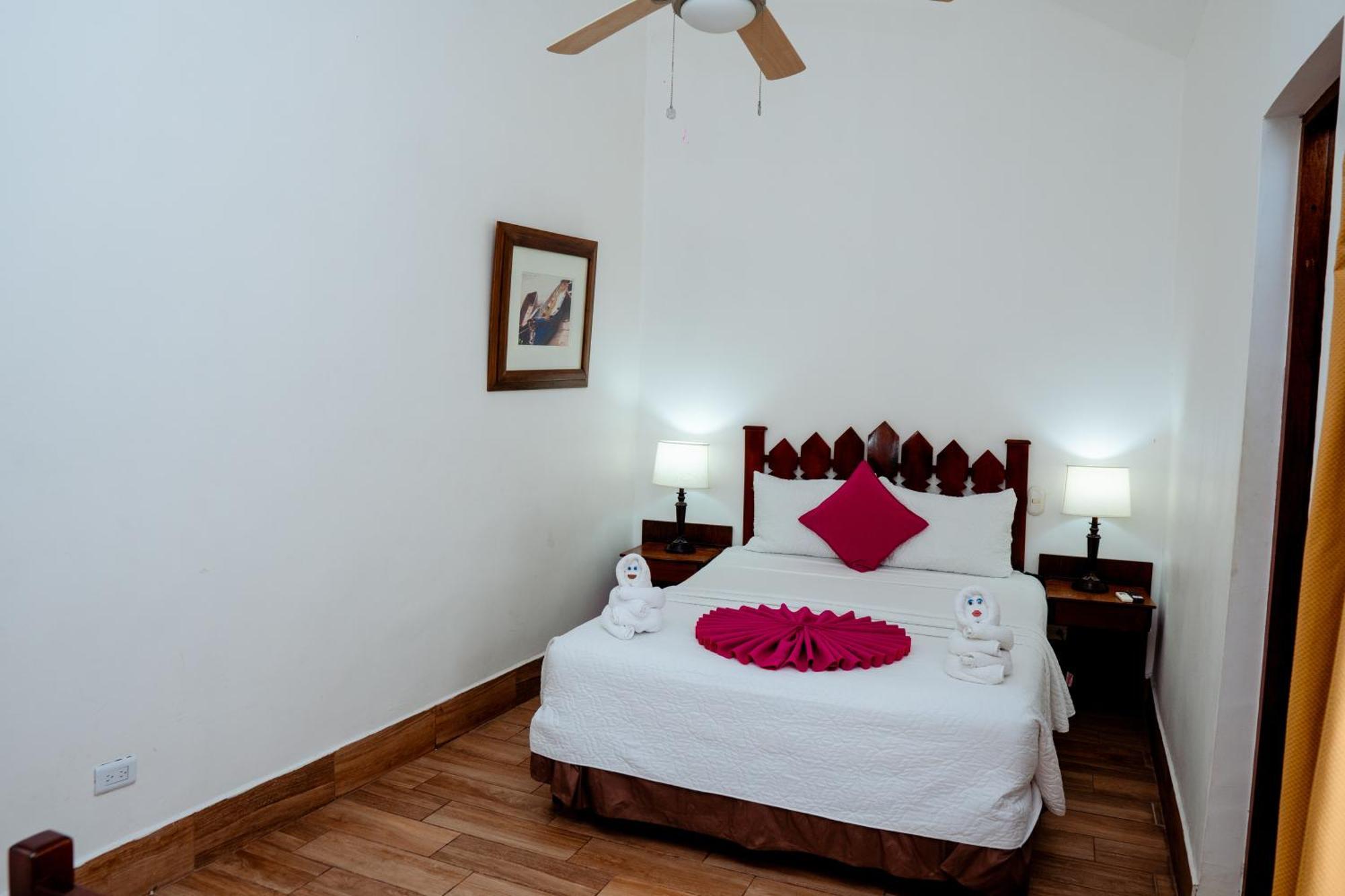 Hotel Casona De La Isla Флорес Екстер'єр фото