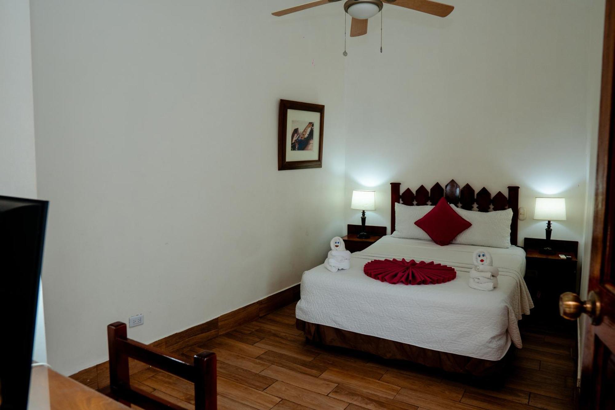 Hotel Casona De La Isla Флорес Екстер'єр фото