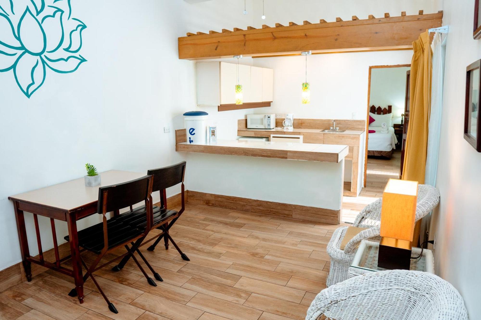 Hotel Casona De La Isla Флорес Екстер'єр фото